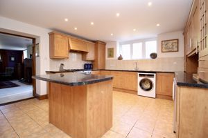 Kitchen/Diner- click for photo gallery